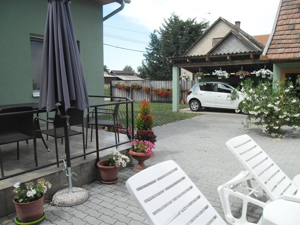 Hotel Attila Vendeghaz Tapioszentmarton Exteriér fotografie
