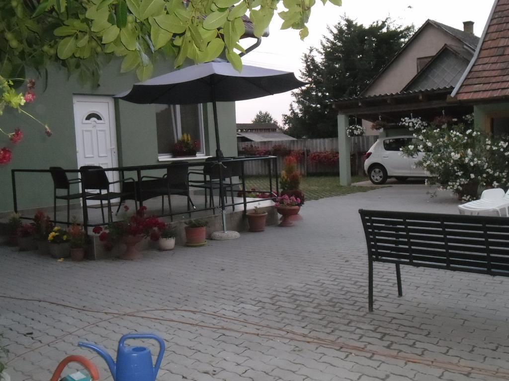 Hotel Attila Vendeghaz Tapioszentmarton Exteriér fotografie